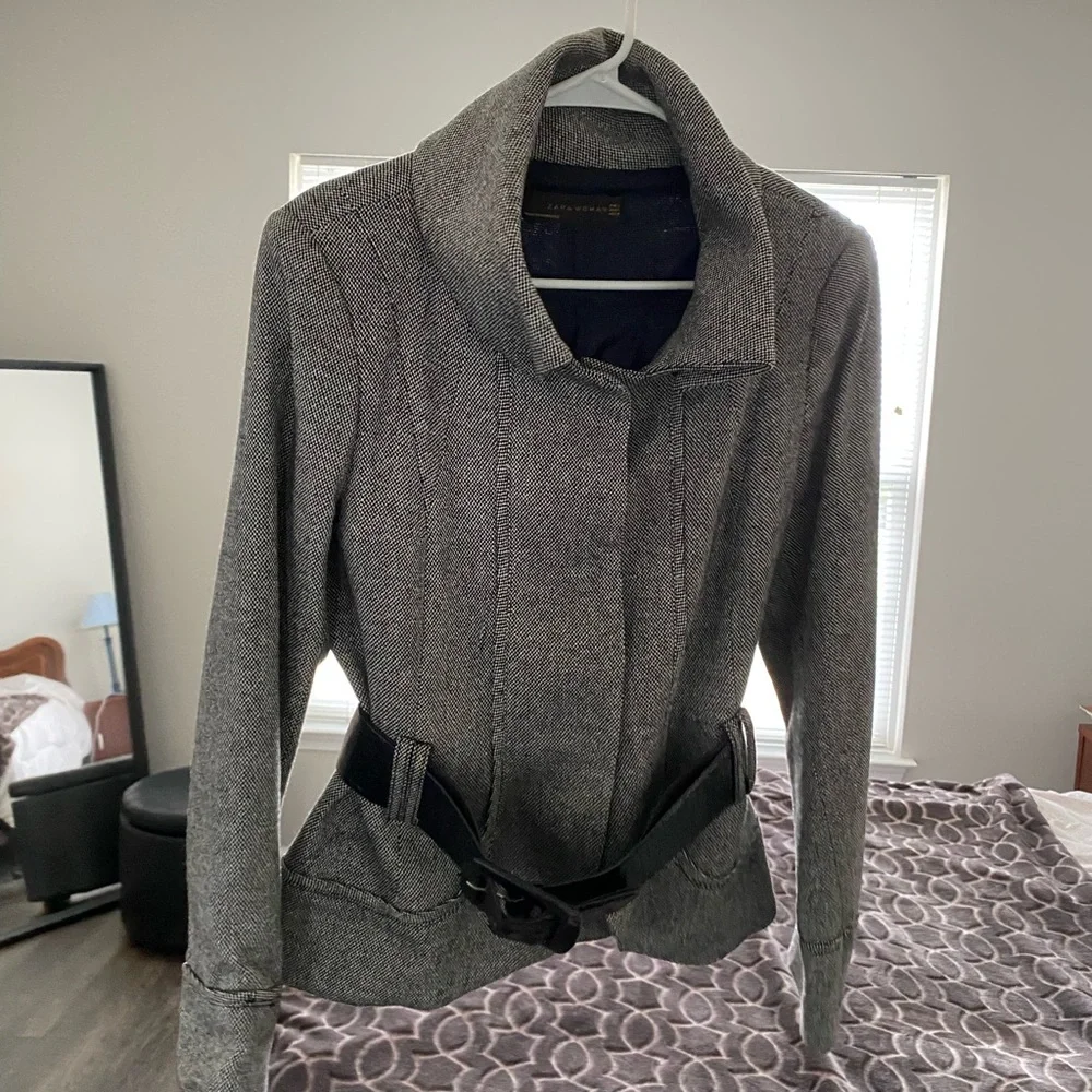 Zara Gray Belted Blazer - Picture 3 of 16